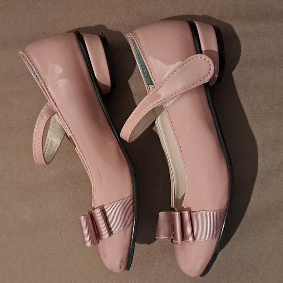 Kids Size 12 (190mm Korean sizing), pink patent dress shoes with velcro straps - Picture 4 of 7